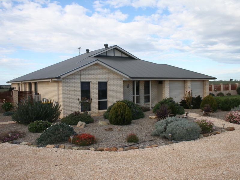 74 Lockaba Drive, Strathalbyn SA 5255
