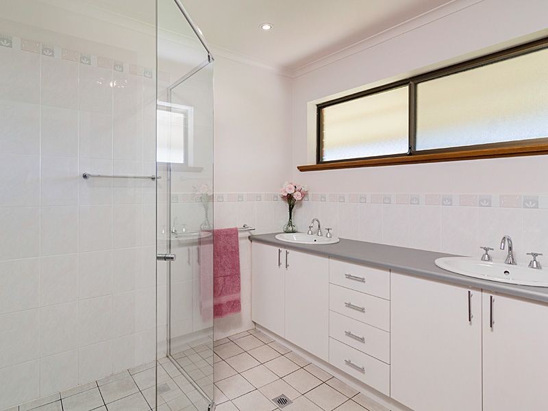 260 Whites Road, Flaxley SA 5153