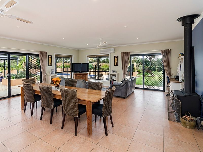 94 Moore Road, Strathalbyn SA 5255