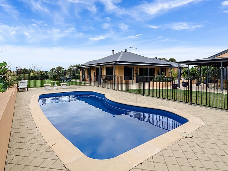 94 Moore Road, Strathalbyn SA 5255