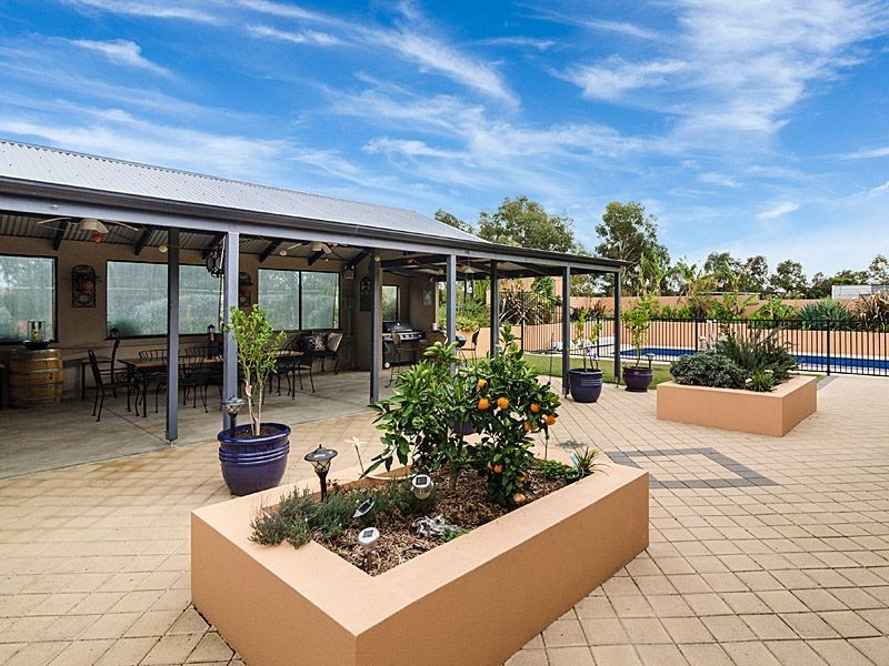 94 Moore Road, Strathalbyn SA 5255