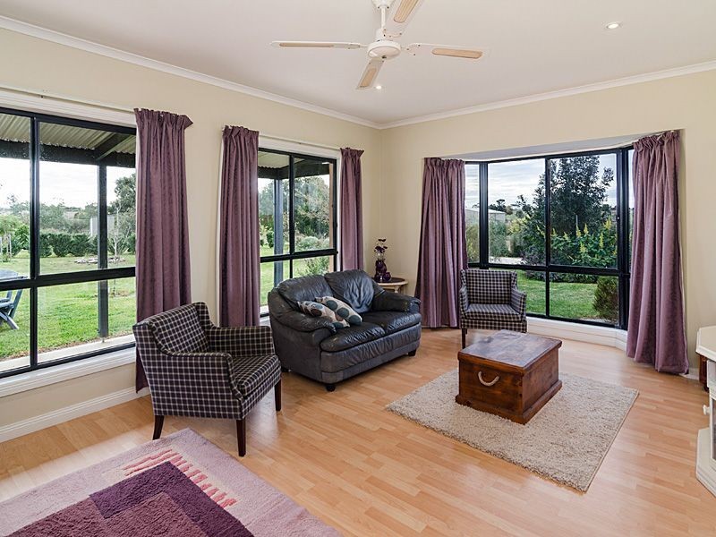94 Moore Road, Strathalbyn SA 5255