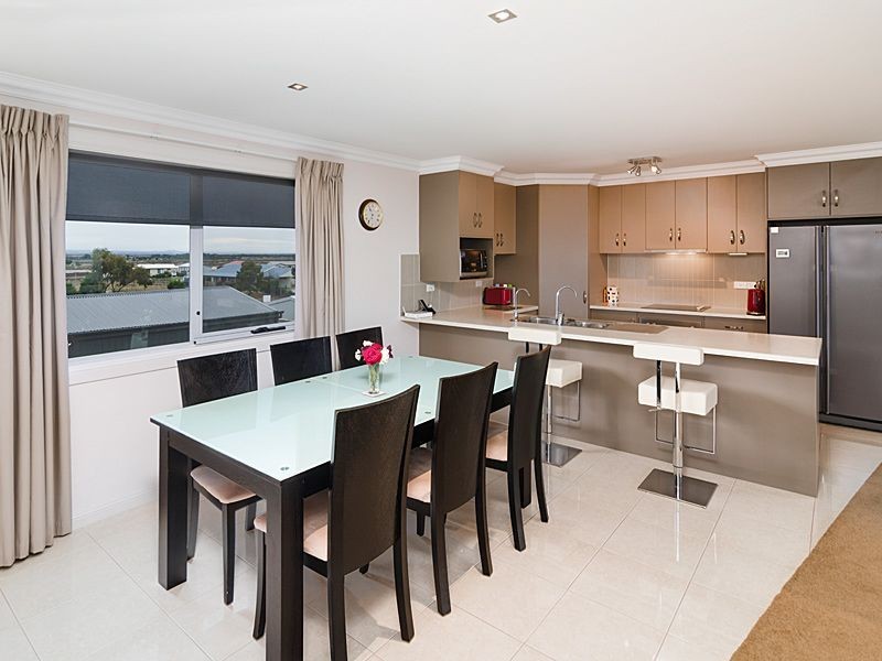 11 Lake Road, Milang SA 5256