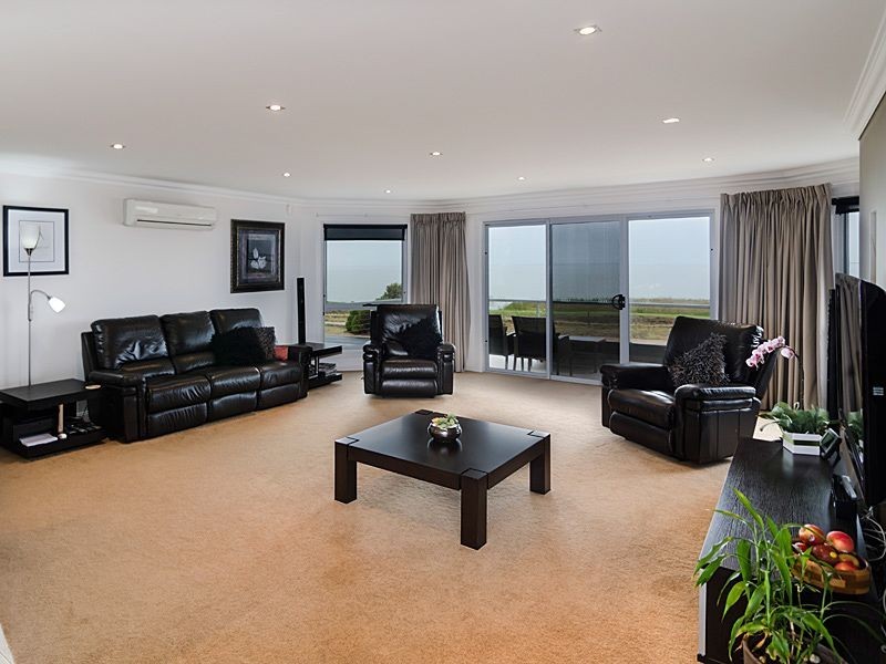 11 Lake Road, Milang SA 5256