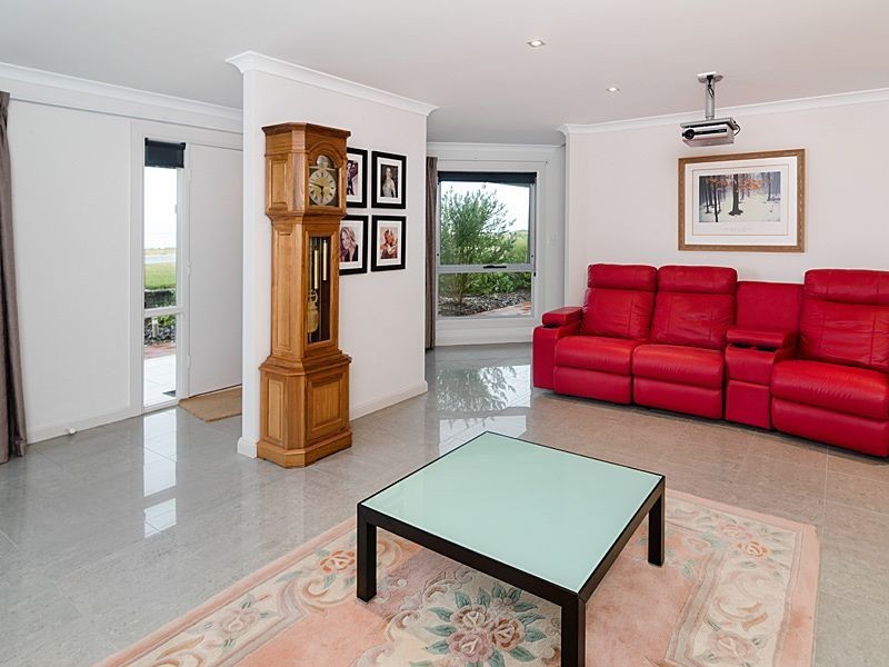11 Lake Road, Milang SA 5256