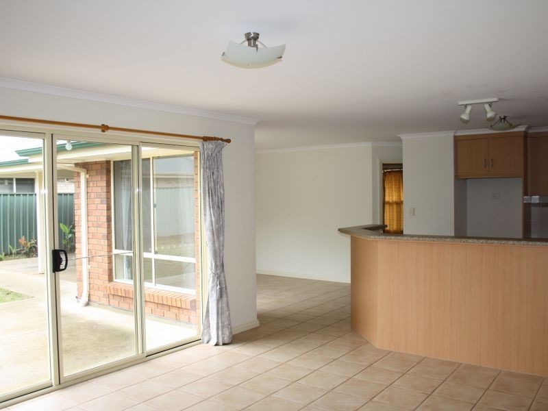 17 Strathmont Drive, Strathalbyn SA 5255