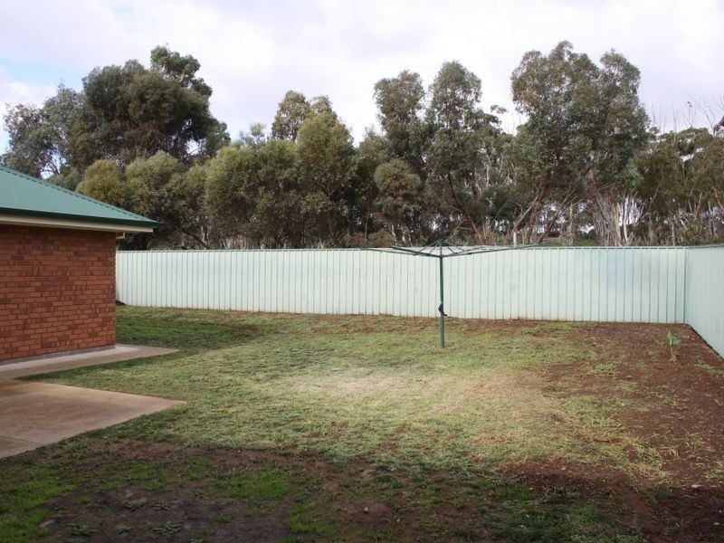 17 Strathmont Drive, Strathalbyn SA 5255