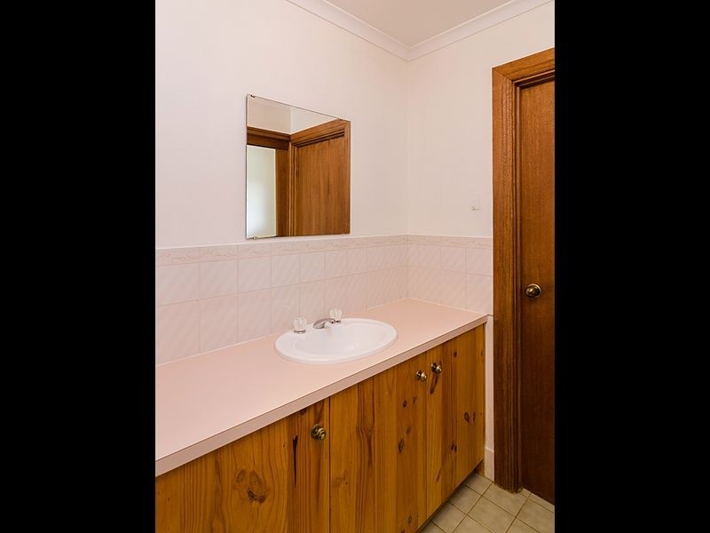 28 Parker Avenue, Strathalbyn SA 5255