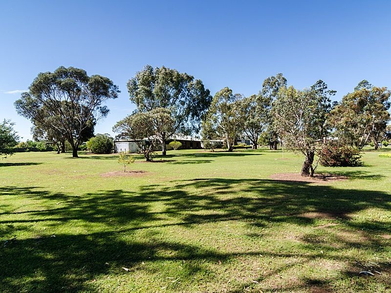 27 Adelaide Road, Strathalbyn SA 5255