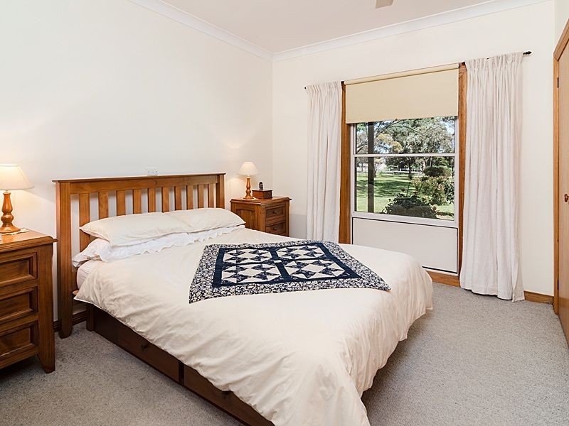 27 Adelaide Road, Strathalbyn SA 5255