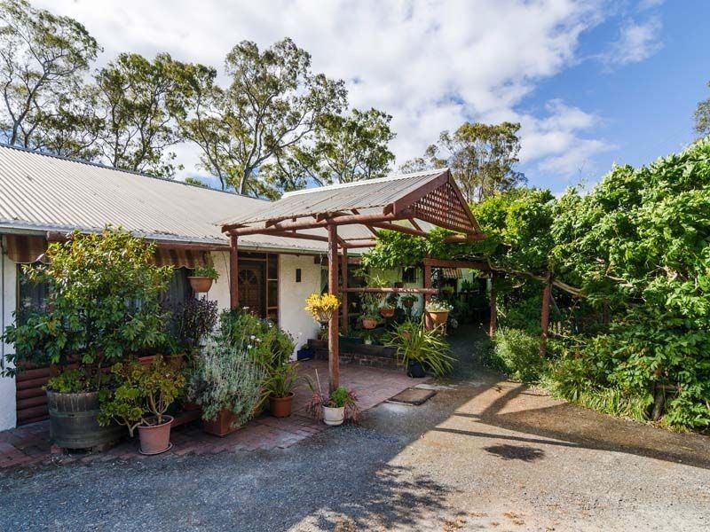 8 Morris Road, Meadows SA 5201