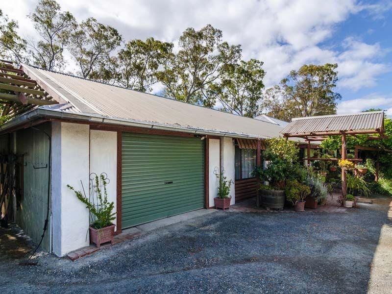 8 Morris Road, Meadows SA 5201