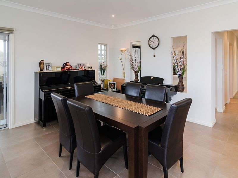 208 Excelsior Parade, Hindmarsh Island SA 5214