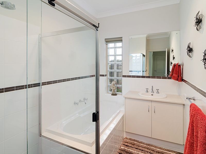 208 Excelsior Parade, Hindmarsh Island SA 5214