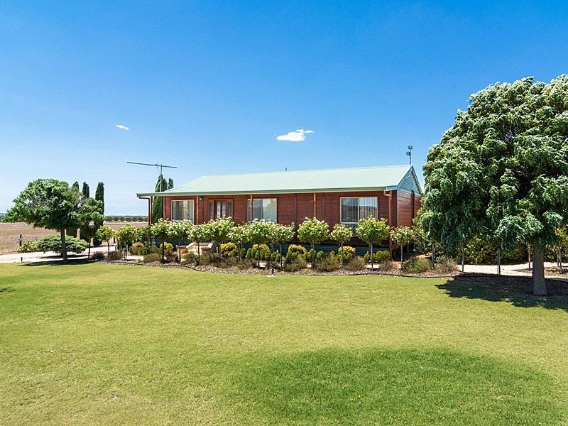 22 Moore Road, Strathalbyn SA 5255