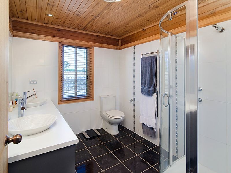 22 Moore Road, Strathalbyn SA 5255