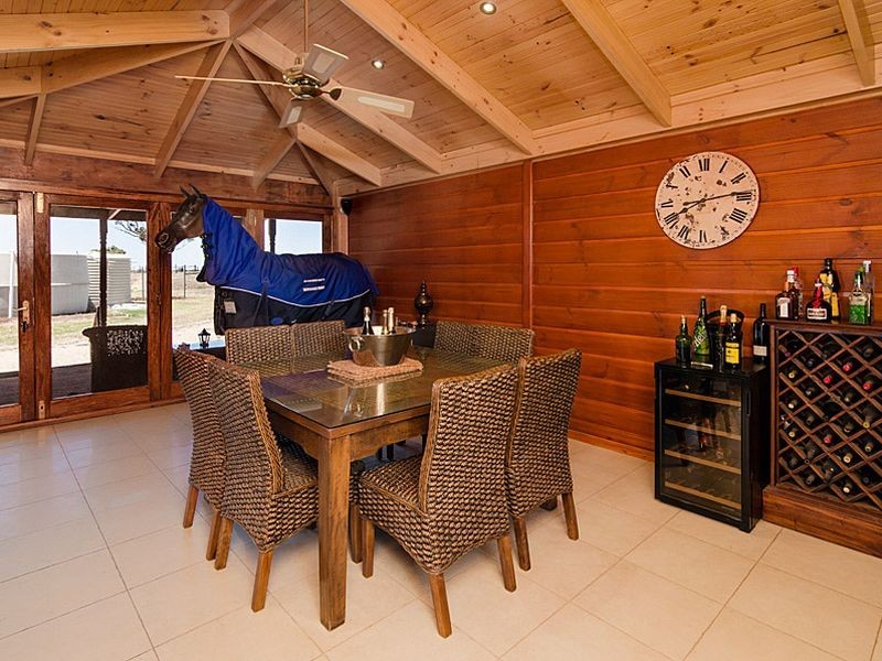 22 Moore Road, Strathalbyn SA 5255