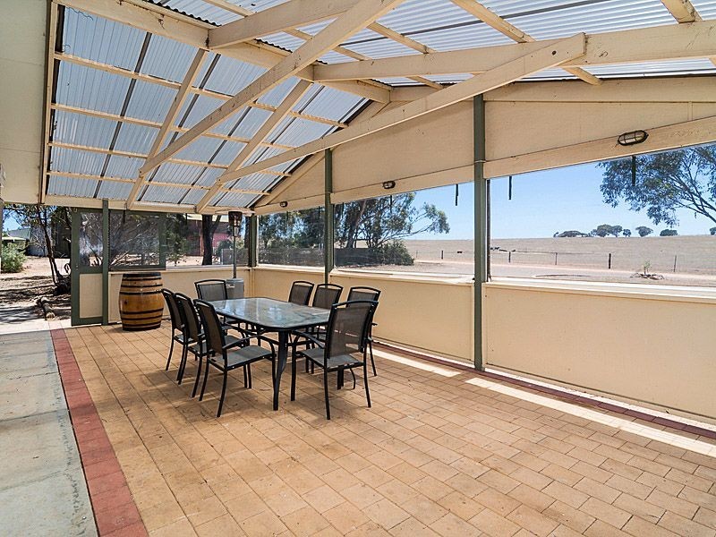 379 Burnside Road, Woodchester SA 5255