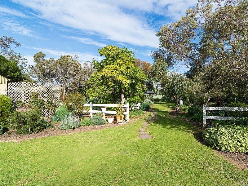 6 Love Avenue, Strathalbyn SA 5255
