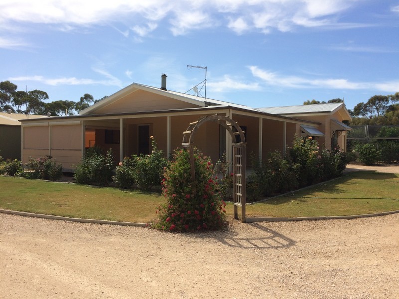 27 Angas Plains Road, Strathalbyn SA 5255