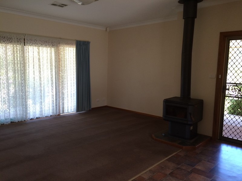 27 Angas Plains Road, Strathalbyn SA 5255