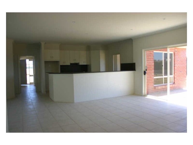 16 Strathford Way, Strathalbyn SA 5255
