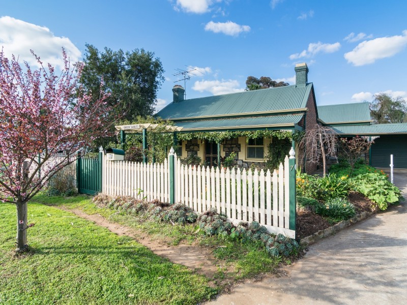 7 Manse Road, Strathalbyn SA 5255