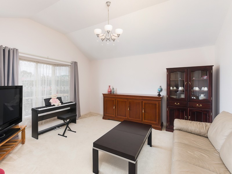 58 Strathmont Drive, Strathalbyn SA 5255