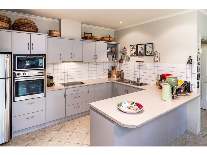 15 Love Avenue, Strathalbyn SA 5255