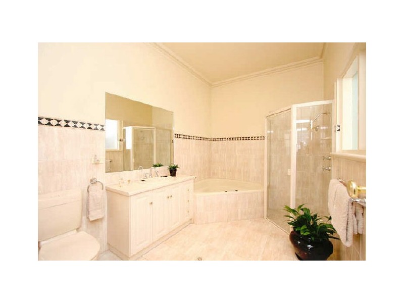 2 Arnold Street, Kingswood SA 5062