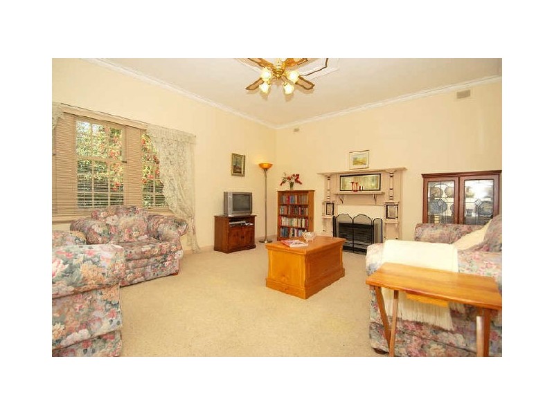 8 David Avenue, Black Forest SA 5035