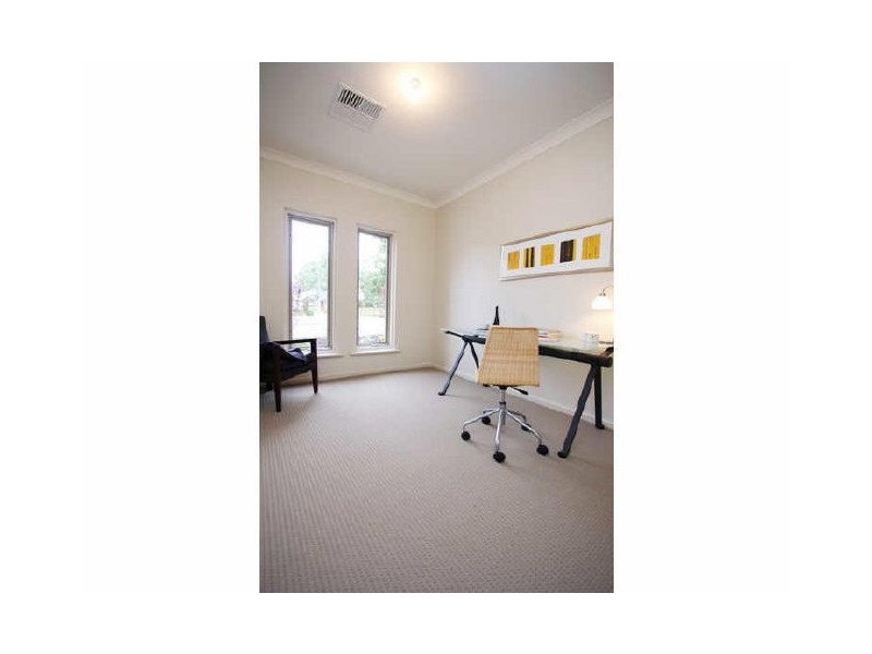 12a Parsons Grove, Park Holme SA 5043