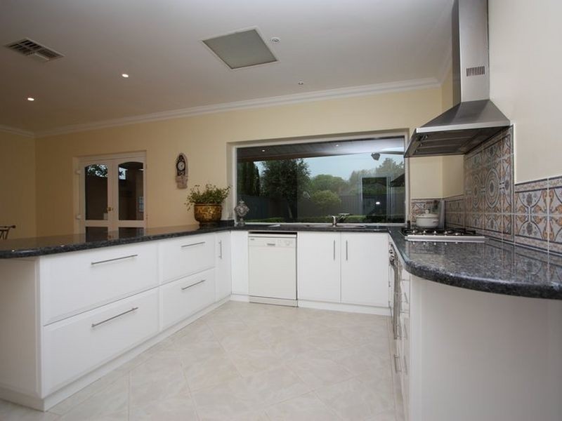 14 Waverley Street, Mitcham SA 5062