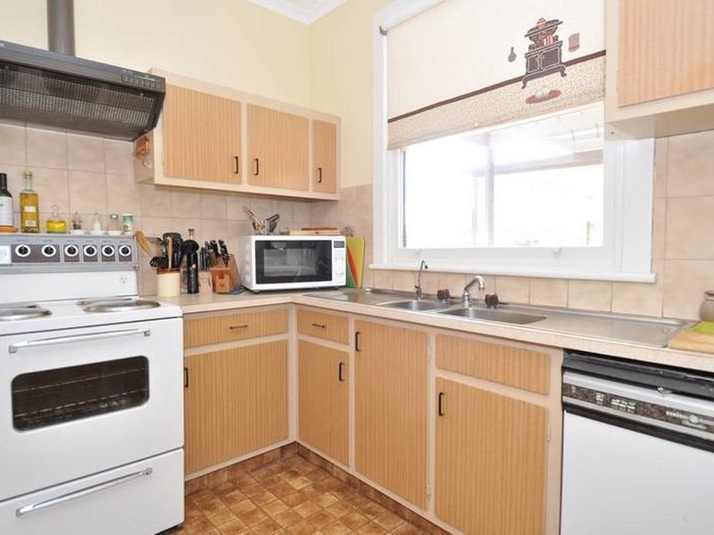 16 Thurles Street, St Marys SA 5042