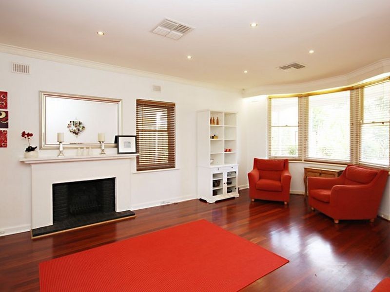 2 Ferguson Avenue, Myrtle Bank SA 5064