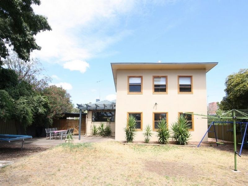 2 Ferguson Avenue, Myrtle Bank SA 5064