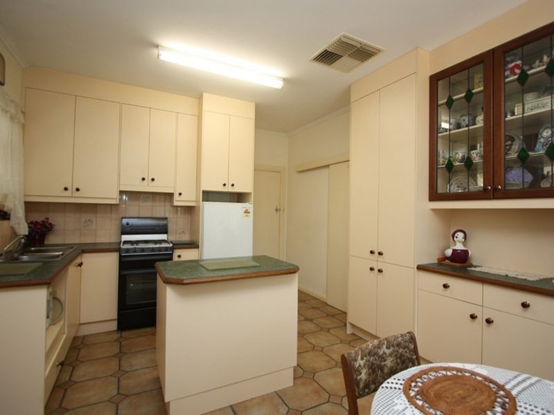 3 Diagonal Way, Oaklands Park SA 5046