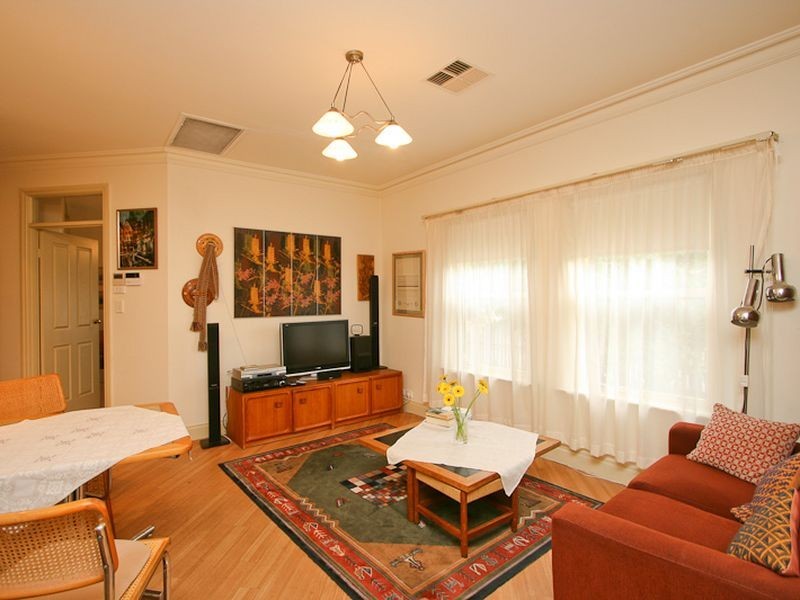 1 Pikes Lane, Lower Mitcham SA 5062