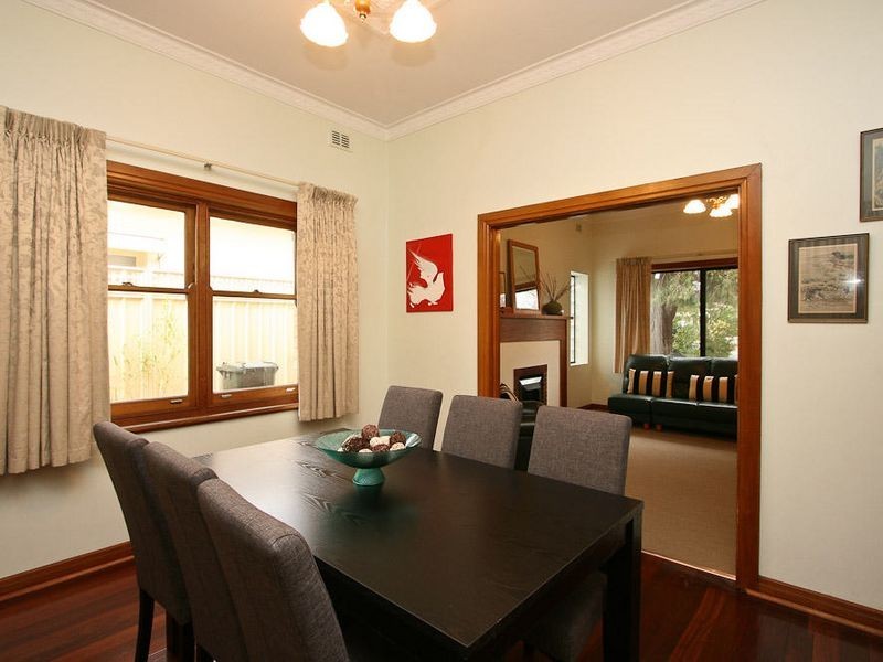 33 Narinna Avenue, Cumberland Park SA 5041