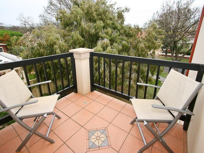 33 Narinna Avenue, Cumberland Park SA 5041