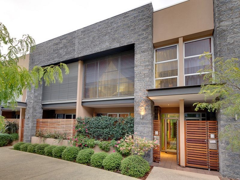 8 Southcott Walk, Adelaide SA 5000