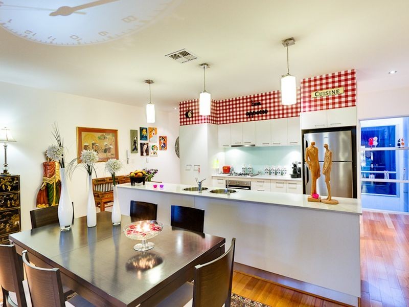 8 Southcott Walk, Adelaide SA 5000