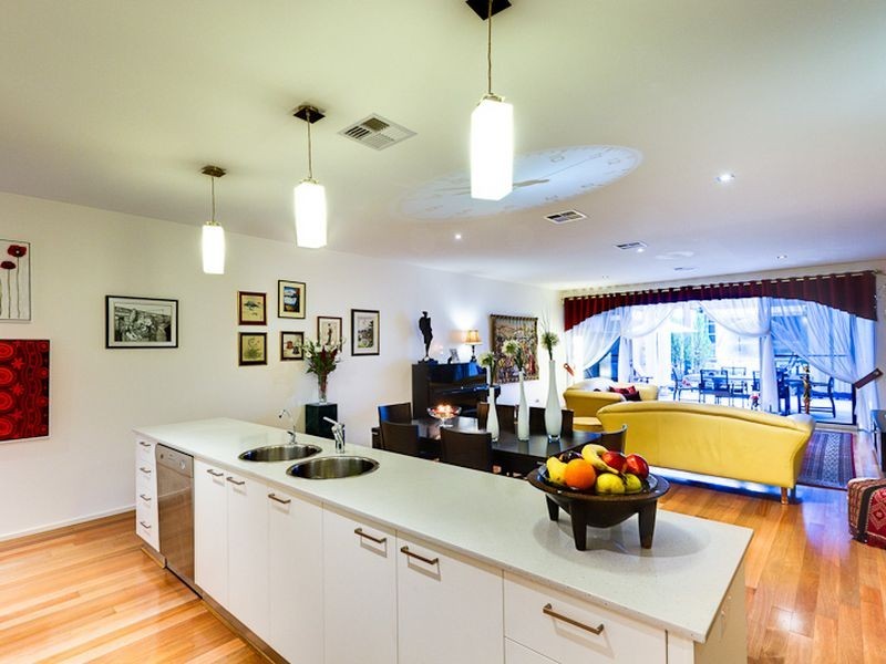 8 Southcott Walk, Adelaide SA 5000