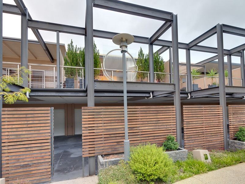 8 Southcott Walk, Adelaide SA 5000