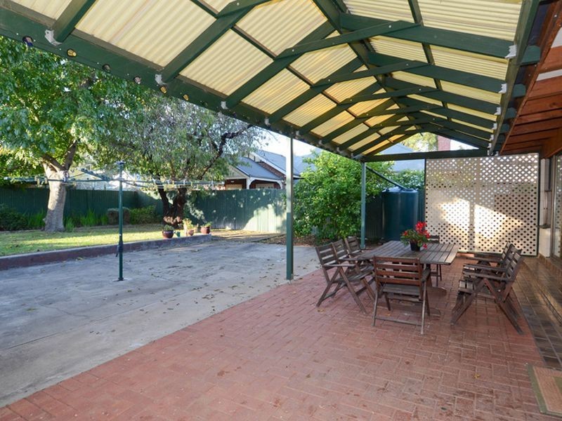 17 Glengarry Avenue, Glandore SA 5037