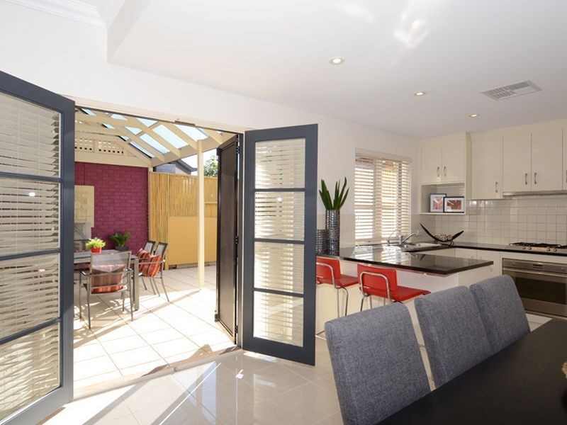 18 Rhyl Avenue, Wayville SA 5034