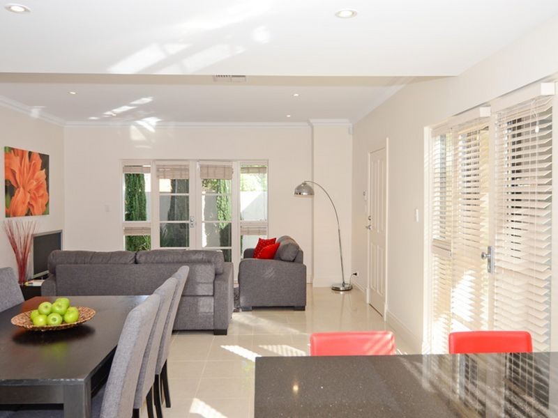 18 Rhyl Avenue, Wayville SA 5034