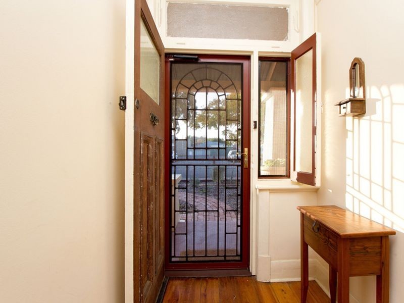 2 Dinwoodie Avenue, Clarence Gardens SA 5039