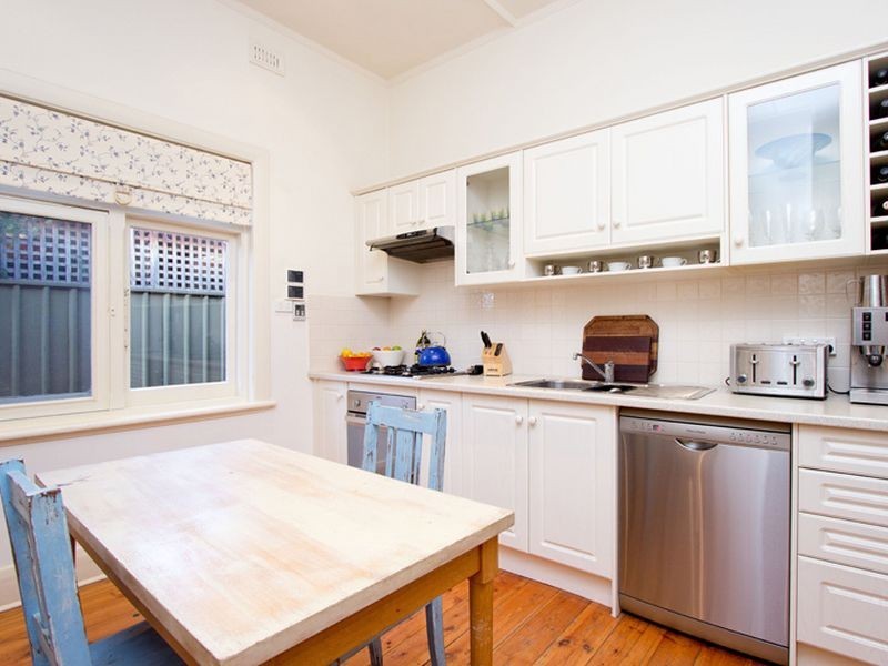 2 Dinwoodie Avenue, Clarence Gardens SA 5039