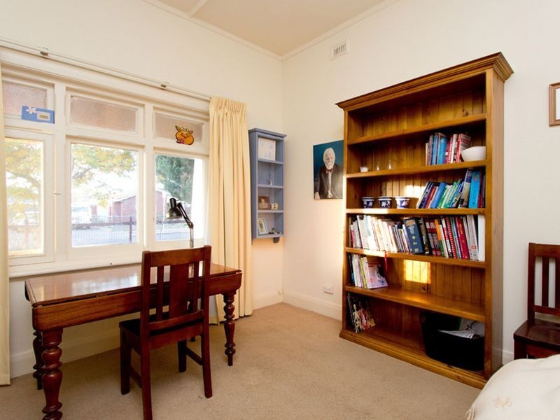 2 Dinwoodie Avenue, Clarence Gardens SA 5039